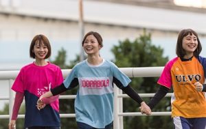 フットサル女子に人気の服装は レディースウェアのtシャツ9選 トレンドインフォメーション