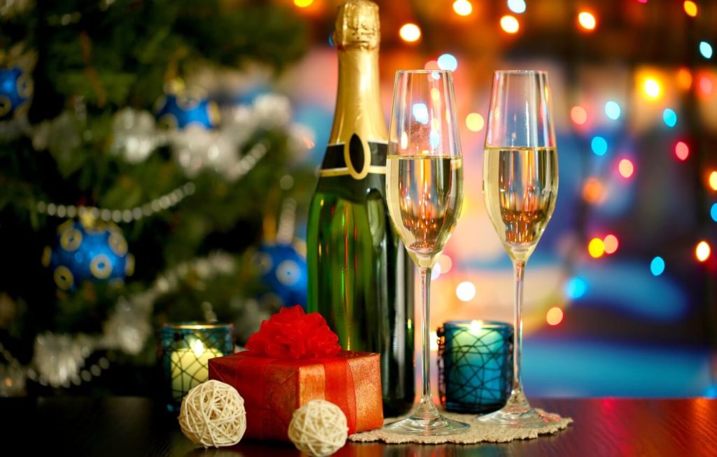 クリスマスに人気のシャンパン9選｜ディナーやプレゼントにおすすめ！