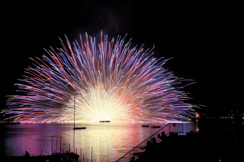 諏訪湖祭湖上花火大会