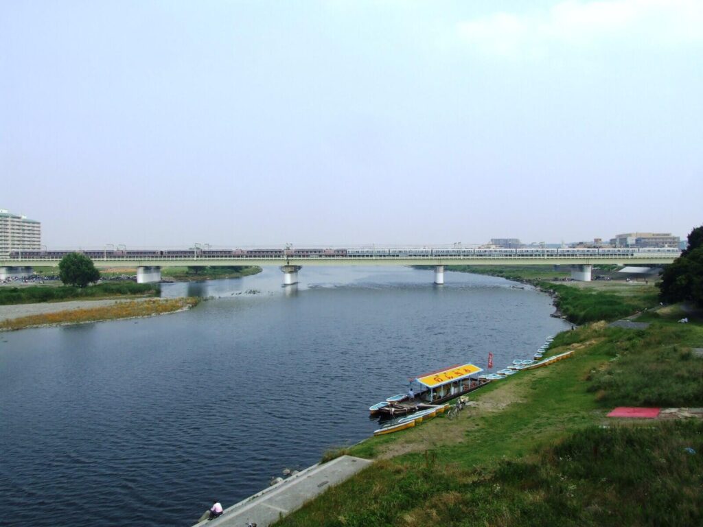 第三京浜道路下流の河川敷